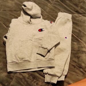 Size 3 T boys outfit made by Champion